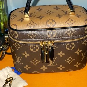 Louis Vuitton - VANITY PM Bag.